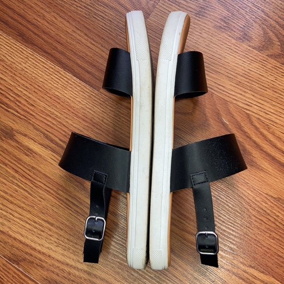 Forever21 Black Slingback Sandals - Picture 6 of 8